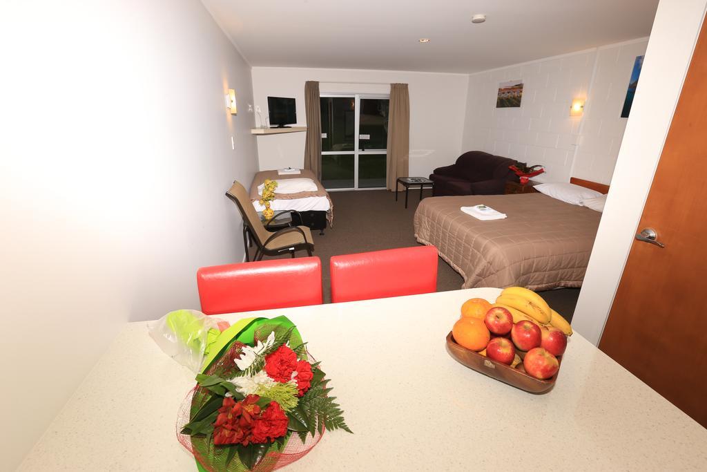 Waiuku Motel Exterior photo