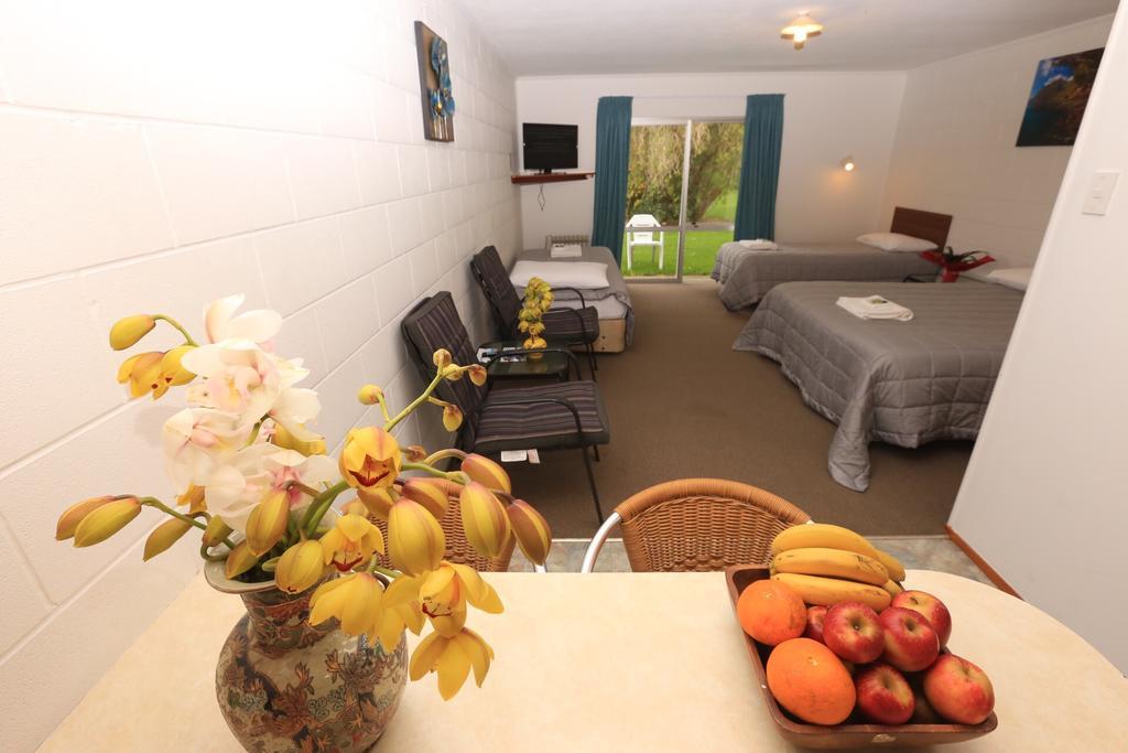 Waiuku Motel Exterior photo