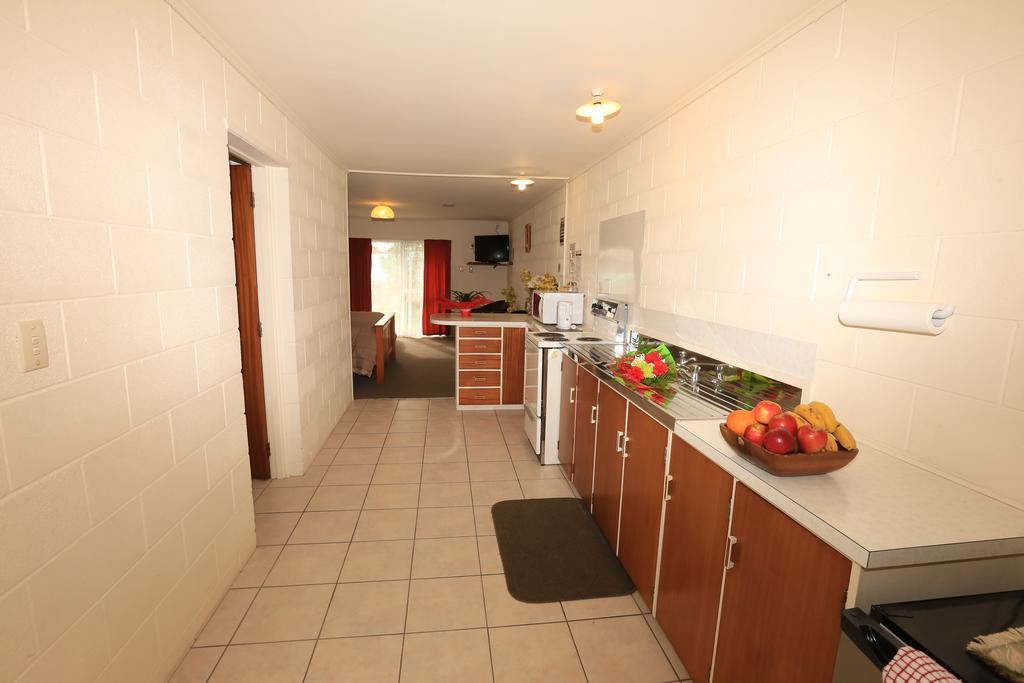 Waiuku Motel Exterior photo